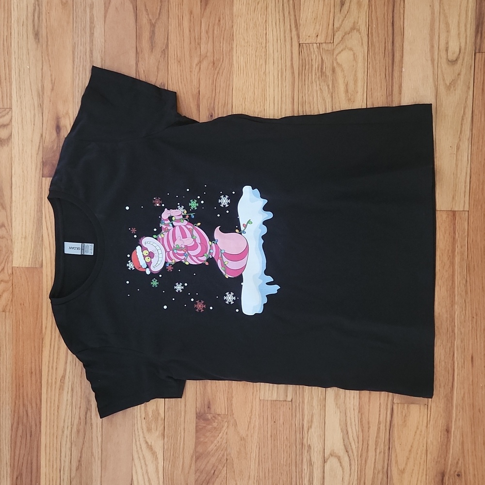 NWT Women's T Shirt Alice in Wonderland Santa Cheshire Cat Medium